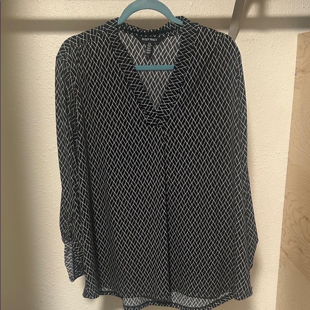 Ellen Tracy Black and White Geometric Blouse